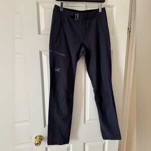 Arc’teryx hiking pant, size 4, Navy